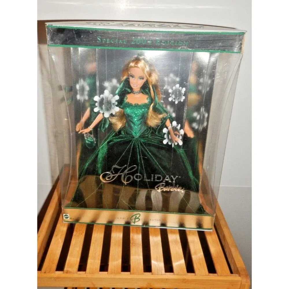 2004 Special Edition Holiday Barbie Doll NRFB Green Velvet Gown B5848 Mattel